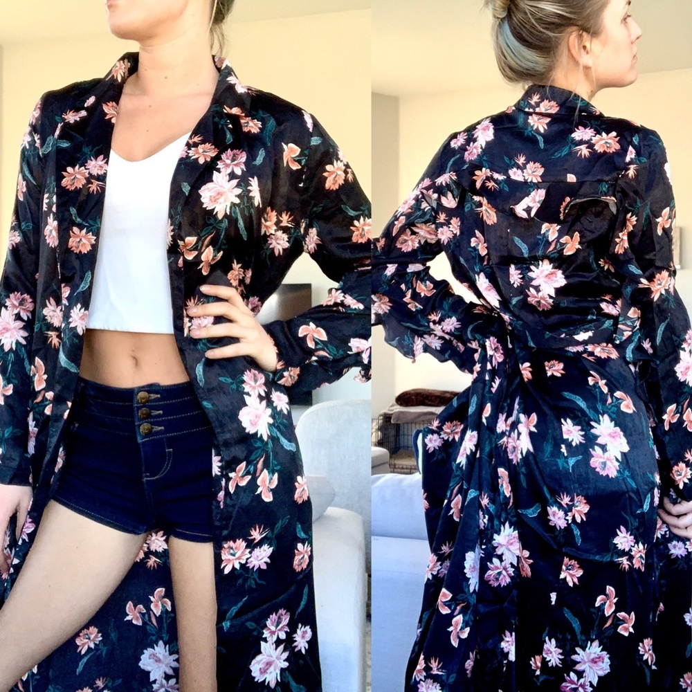 🌹 SILKY Floral Robe - Picture 1 of 6